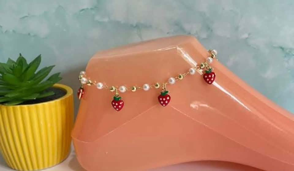 Gold-Tone Strawberry Charm Pearl Anklet