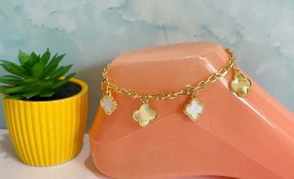 Gold-Tone White Clover Charm Anklet
