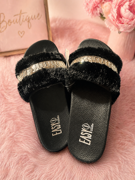 Fuzzy Sandals Fit size 6-7
